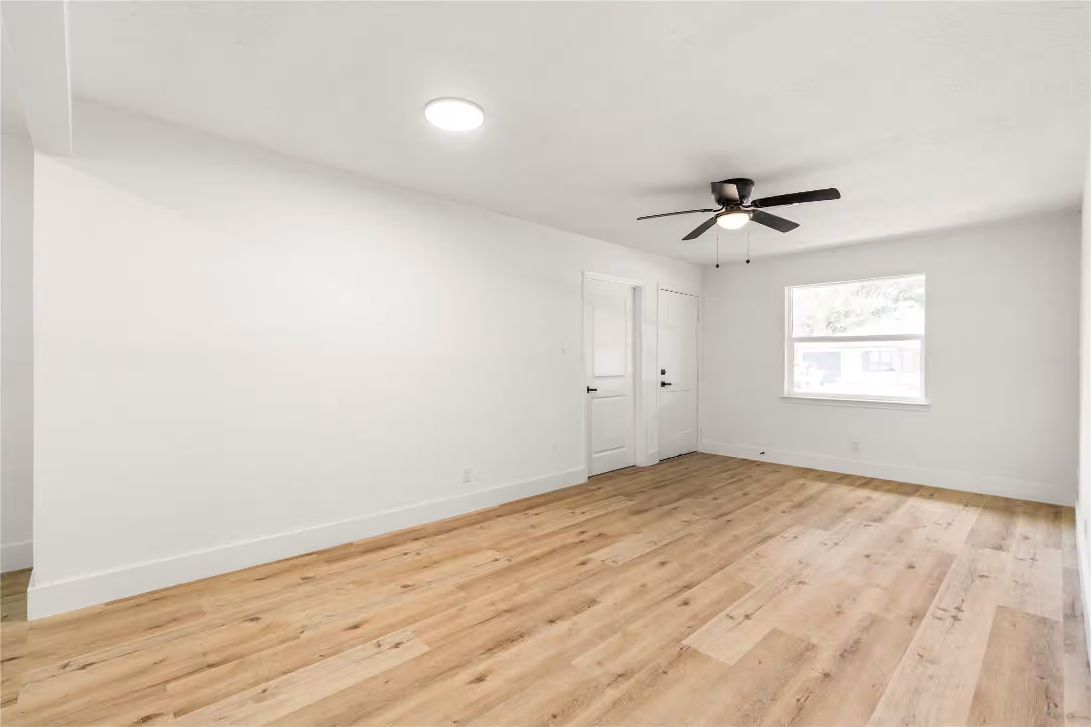 Photo 4 of 3048 Briarwick Lane, Houston, TX