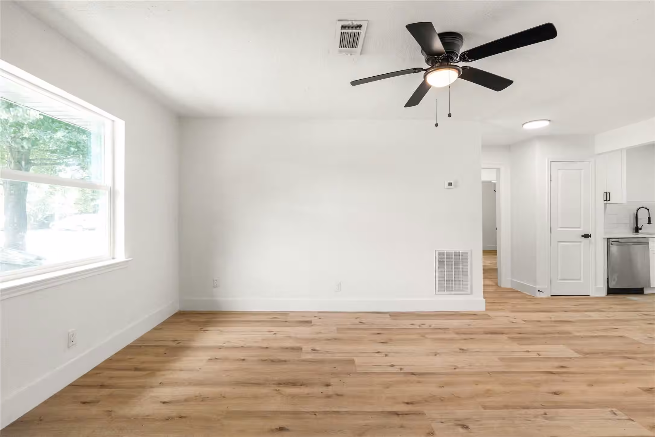 Photo 5 of 3048 Briarwick Lane, Houston, TX