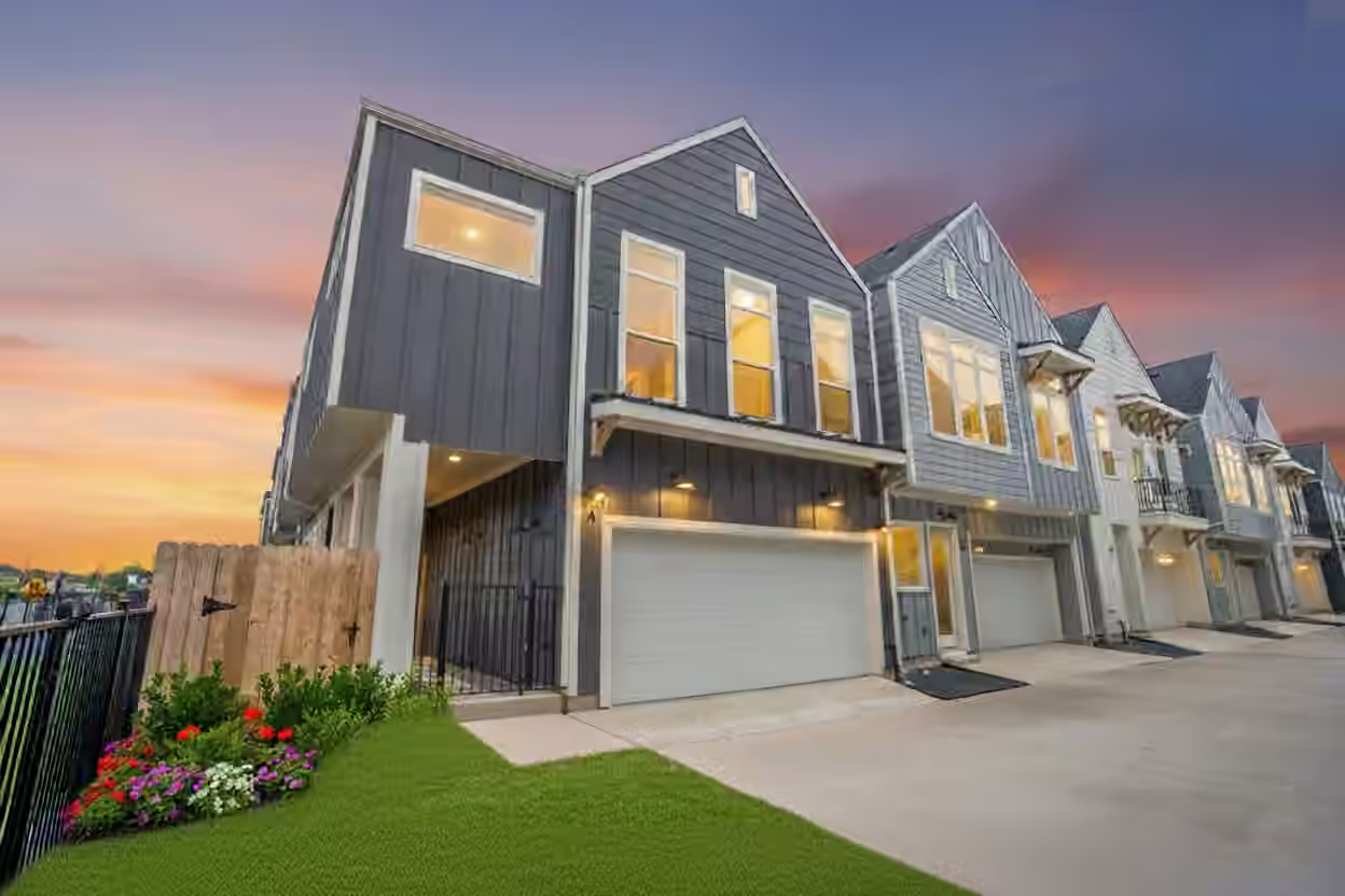 Photo 2 of 5221 Hillman Street A, Houston, TX