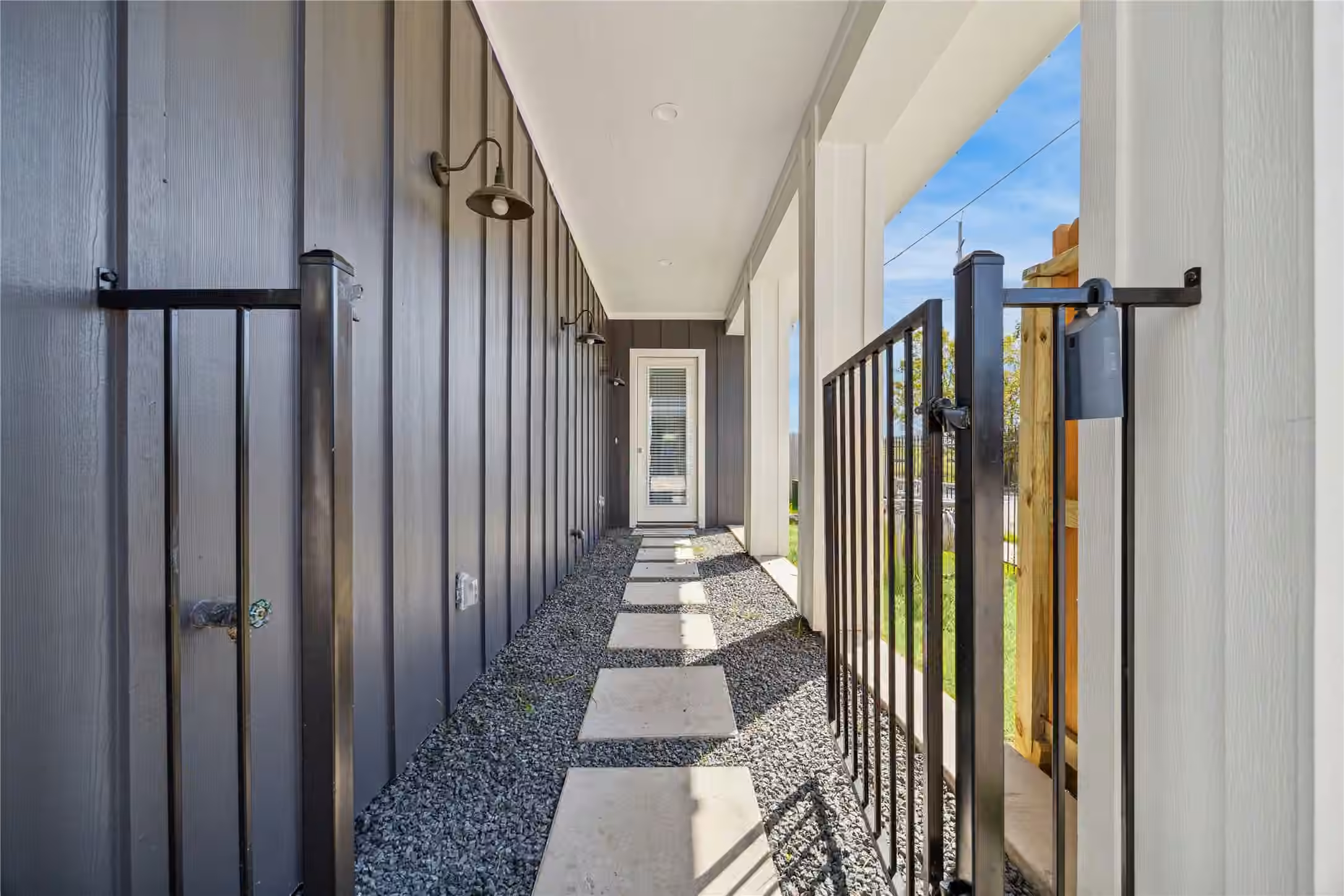 Photo 6 of 5221 Hillman Street A, Houston, TX
