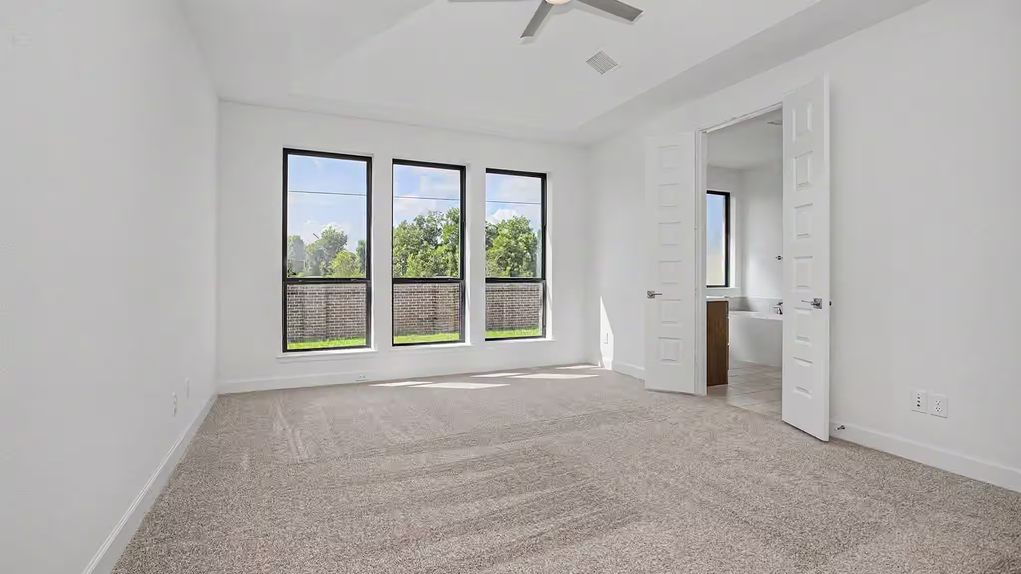 Photo 4 of 10914 Water Point Drive, Missouri City, TX