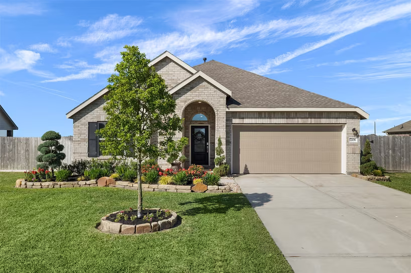 Photo 2 of 7206 Oakmont Avenue, Baytown, TX