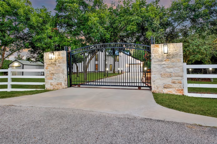 Photo 4 of 9814 King Circle S, Manvel, TX