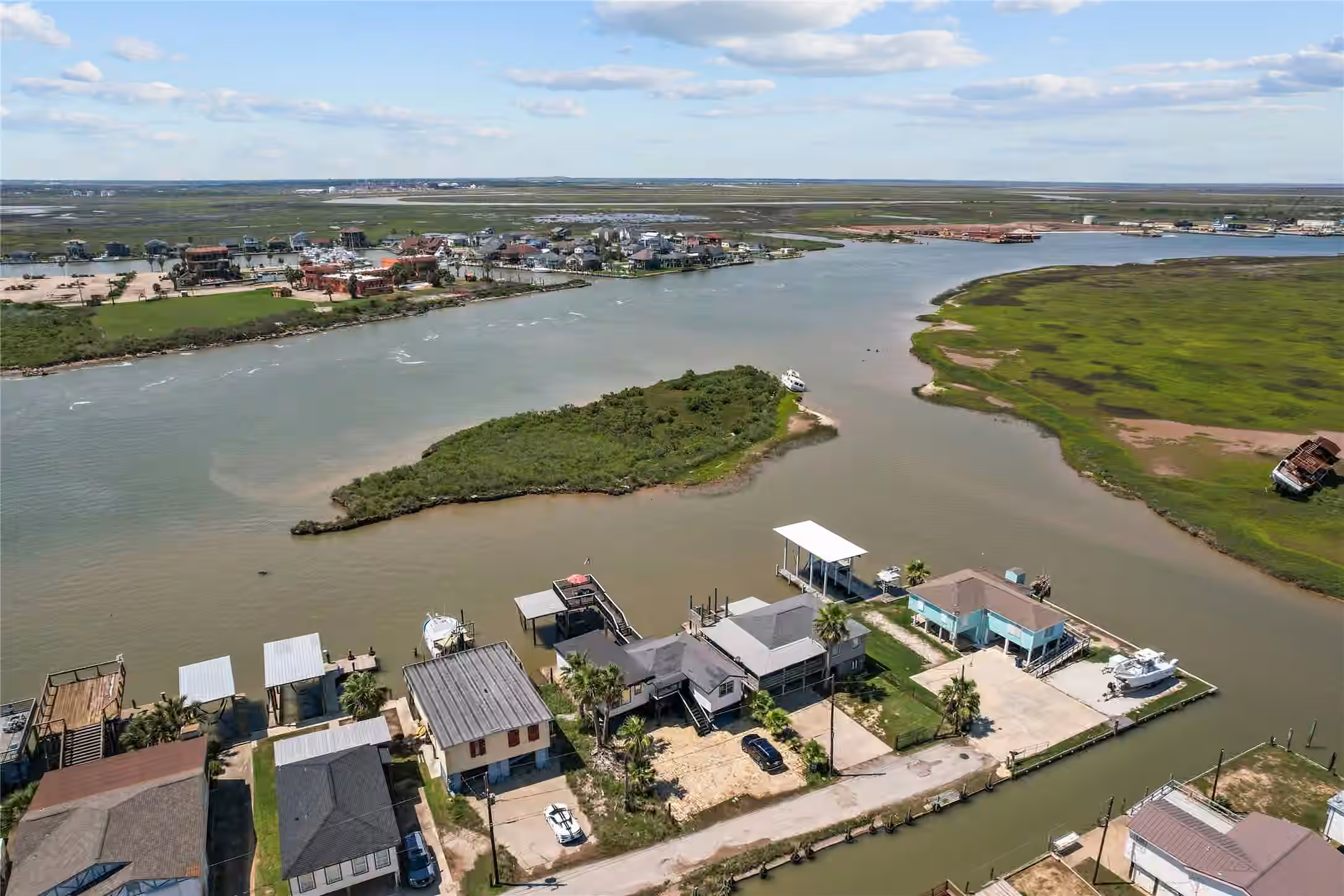 Photo 4 of 347 Bonito Lane, Surfside Beach, TX