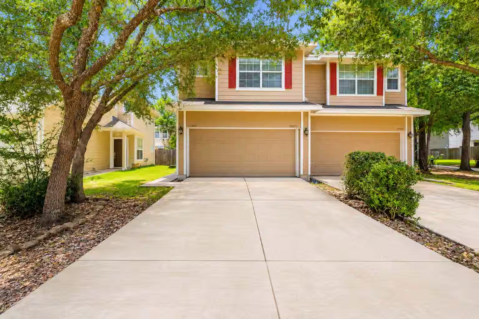 Photo 2 of 17519 Bering Bridge Lane, Humble, TX