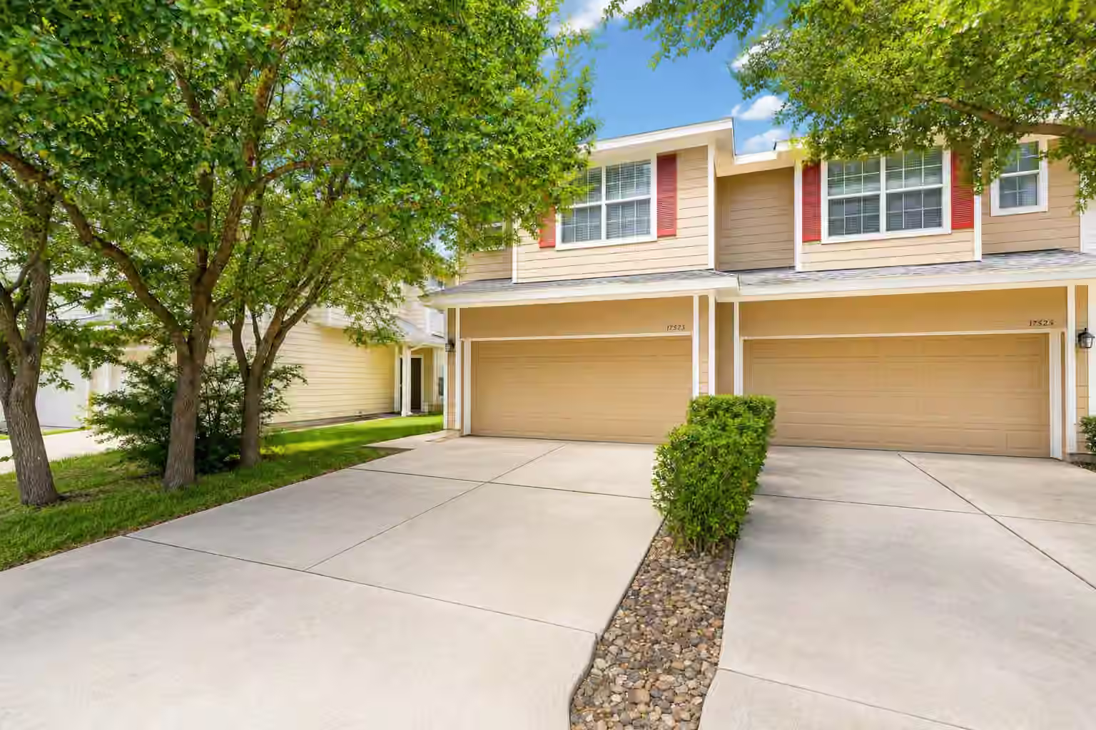 Photo 3 of 17519 Bering Bridge Lane, Humble, TX
