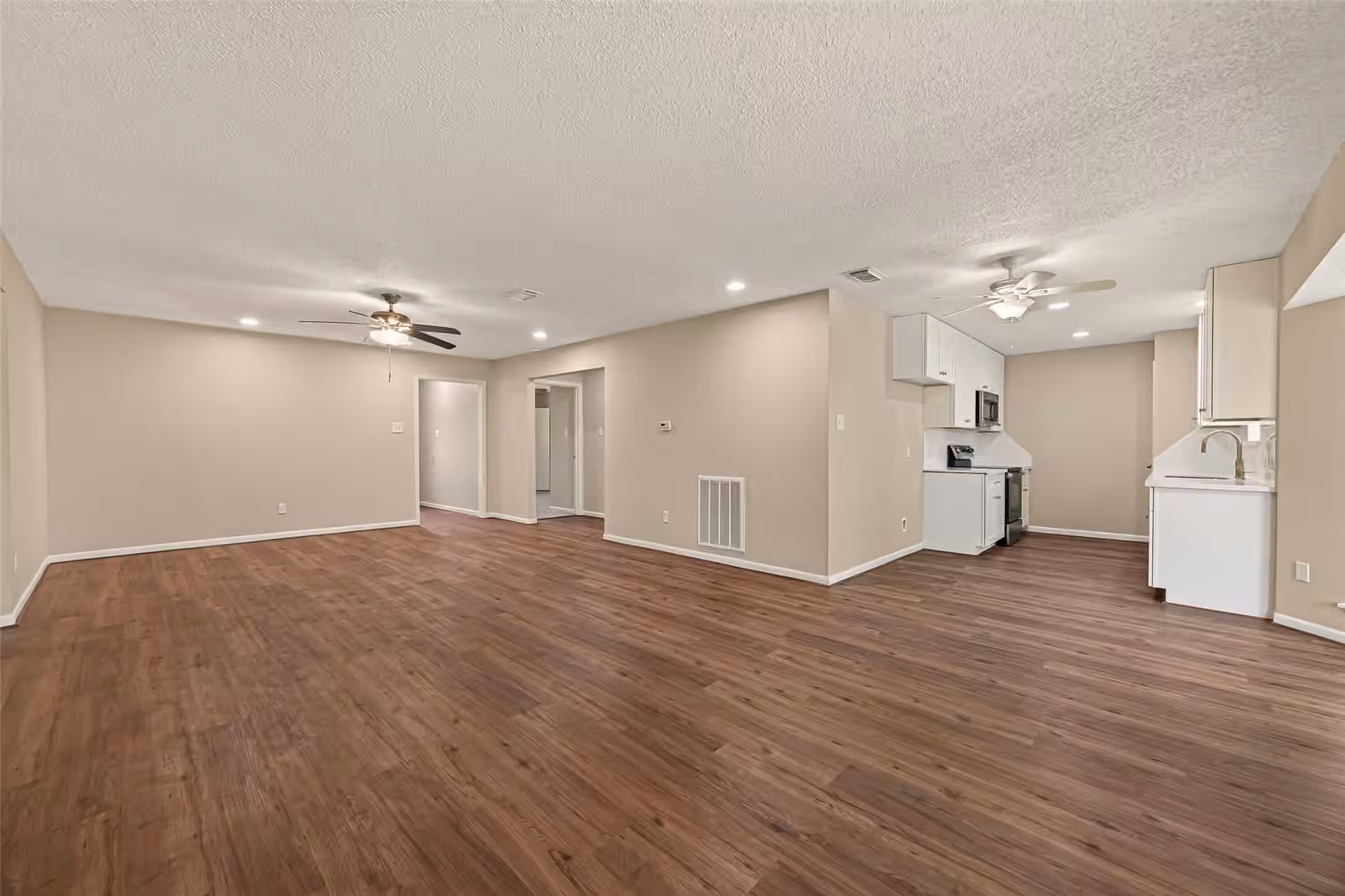 Photo 6 of 2305 Kingsway Drive, League City, TX