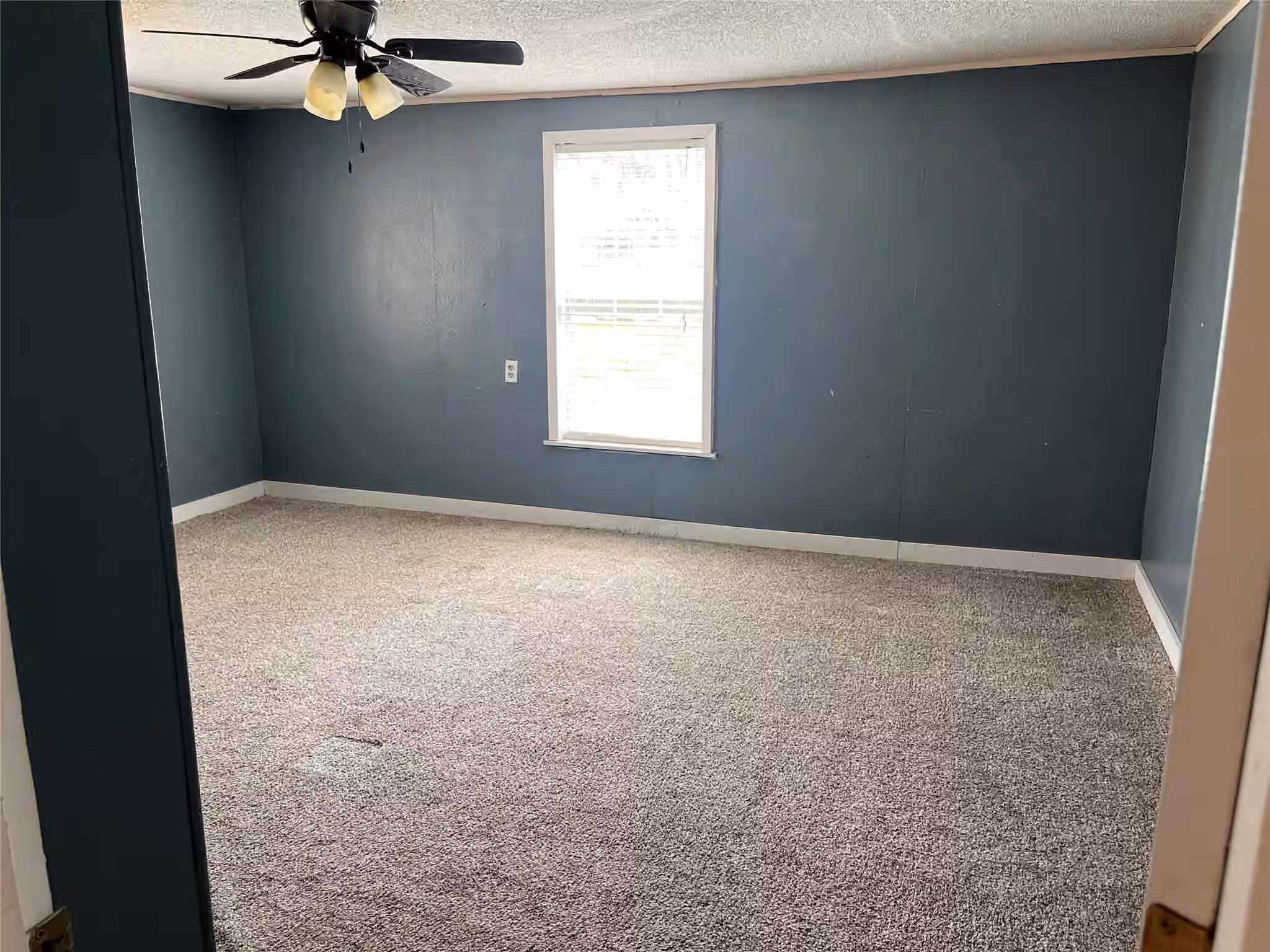 Photo 5 of 208 E Pecan Lane, Clute, TX