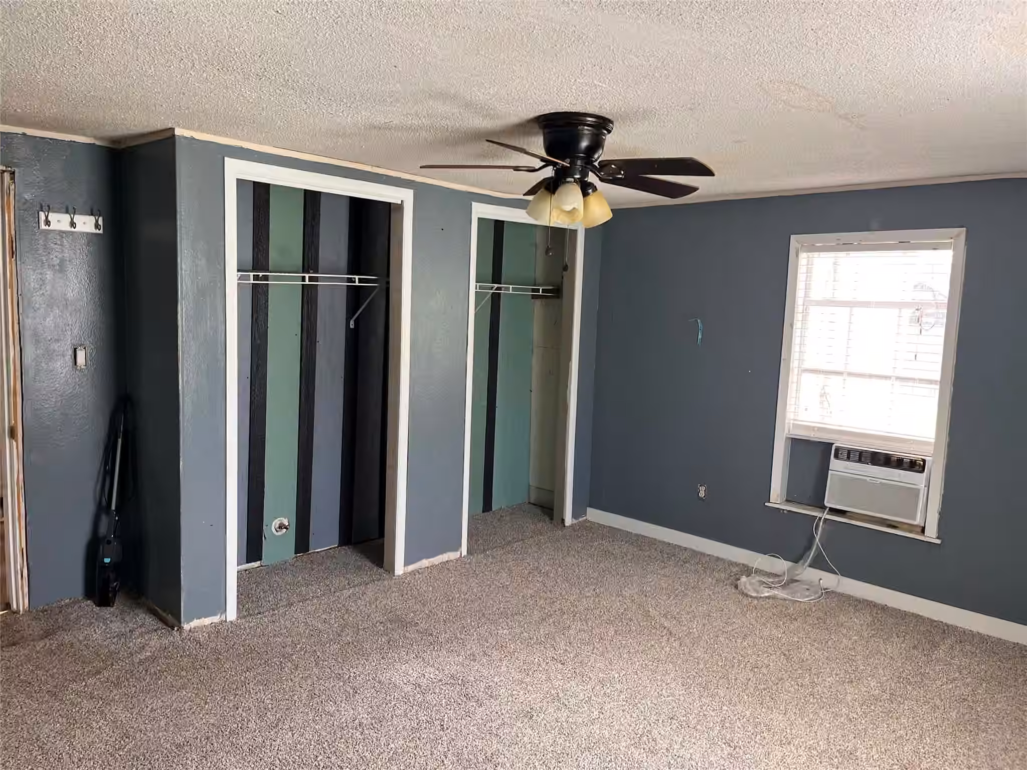 Photo 6 of 208 E Pecan Lane, Clute, TX