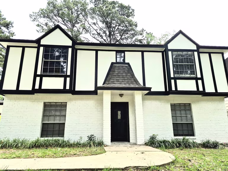 Photo 2 of 17518 Majestic Forest Drive, Spring, TX