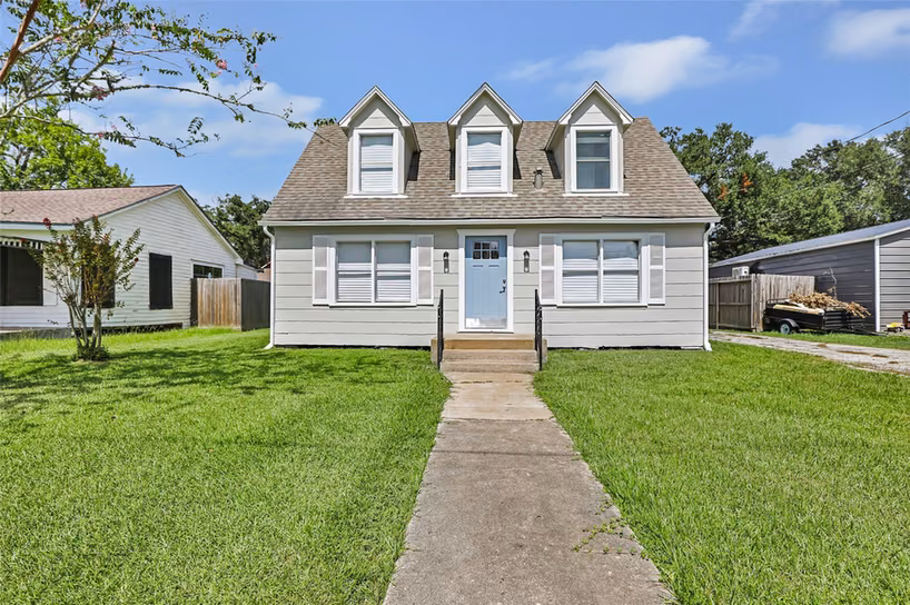Photo of 1005 N Main Street, Dayton, TX