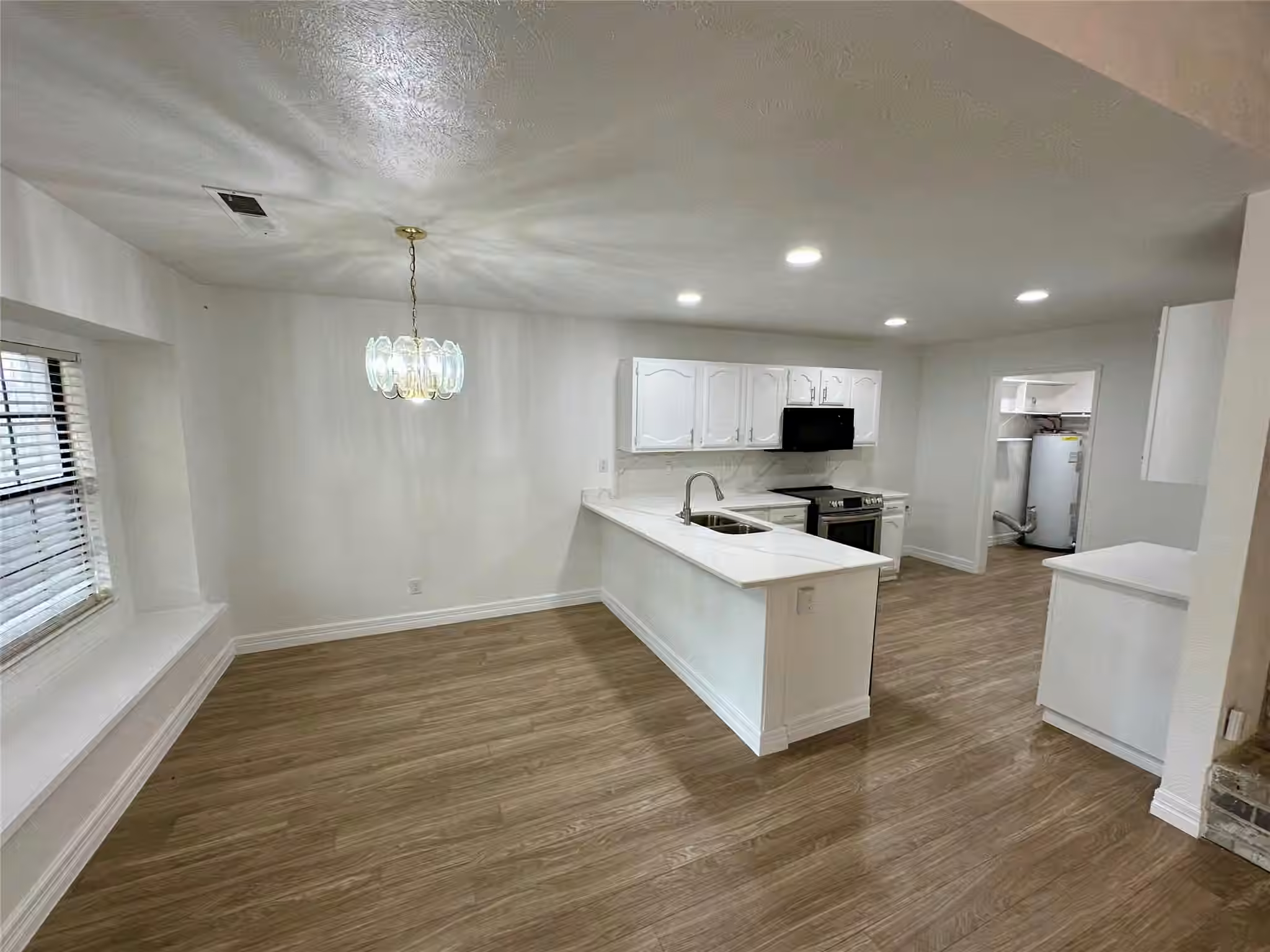 Photo 4 of 22722 Hawkwood Drive, Spring, TX