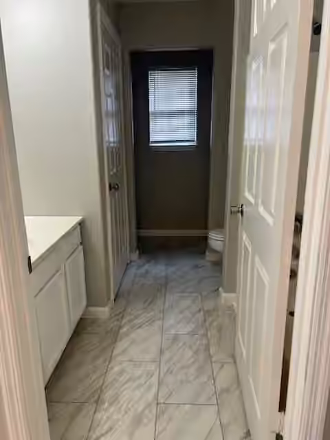Photo 7 of 10440 Royal Adrian Drive, Conroe, TX