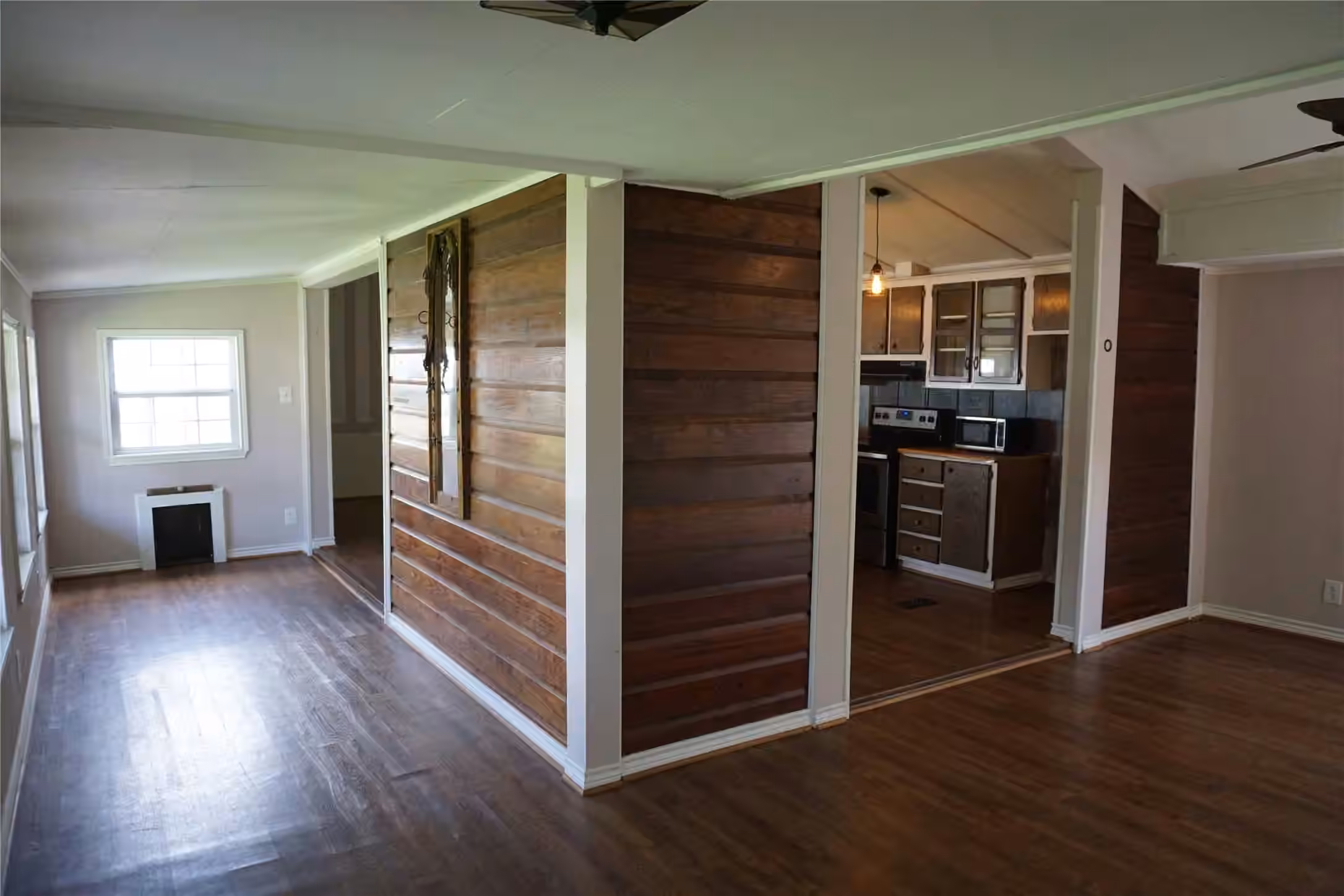 Photo 4 of 8989 Gladewood, Willis, TX