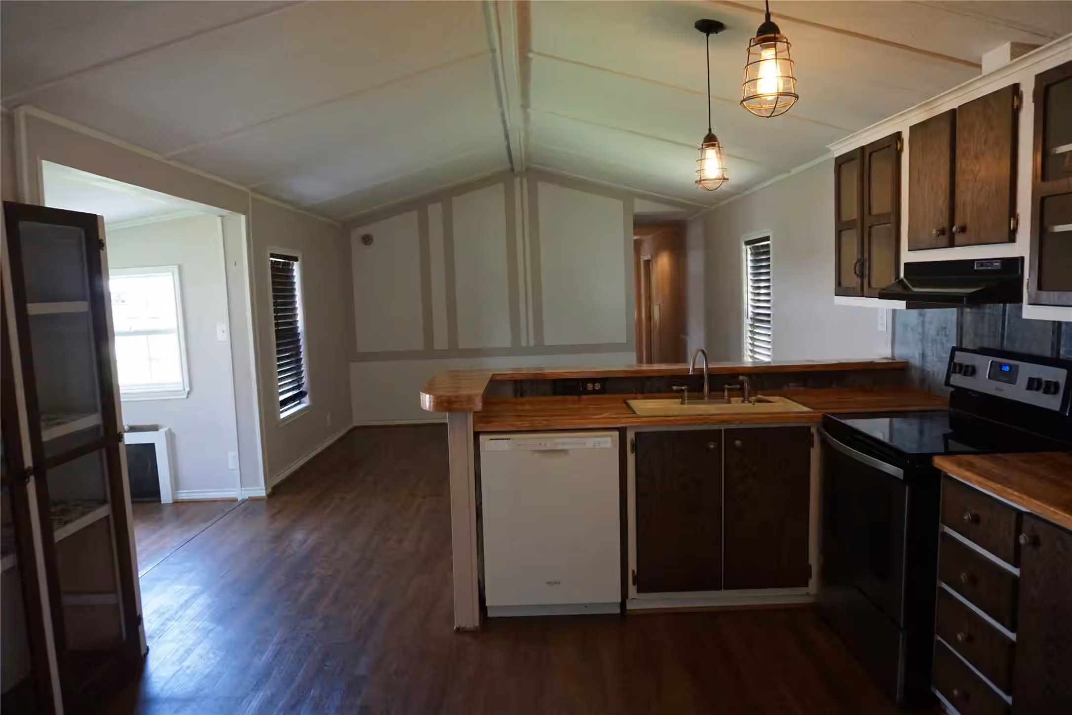 Photo 7 of 8989 Gladewood, Willis, TX