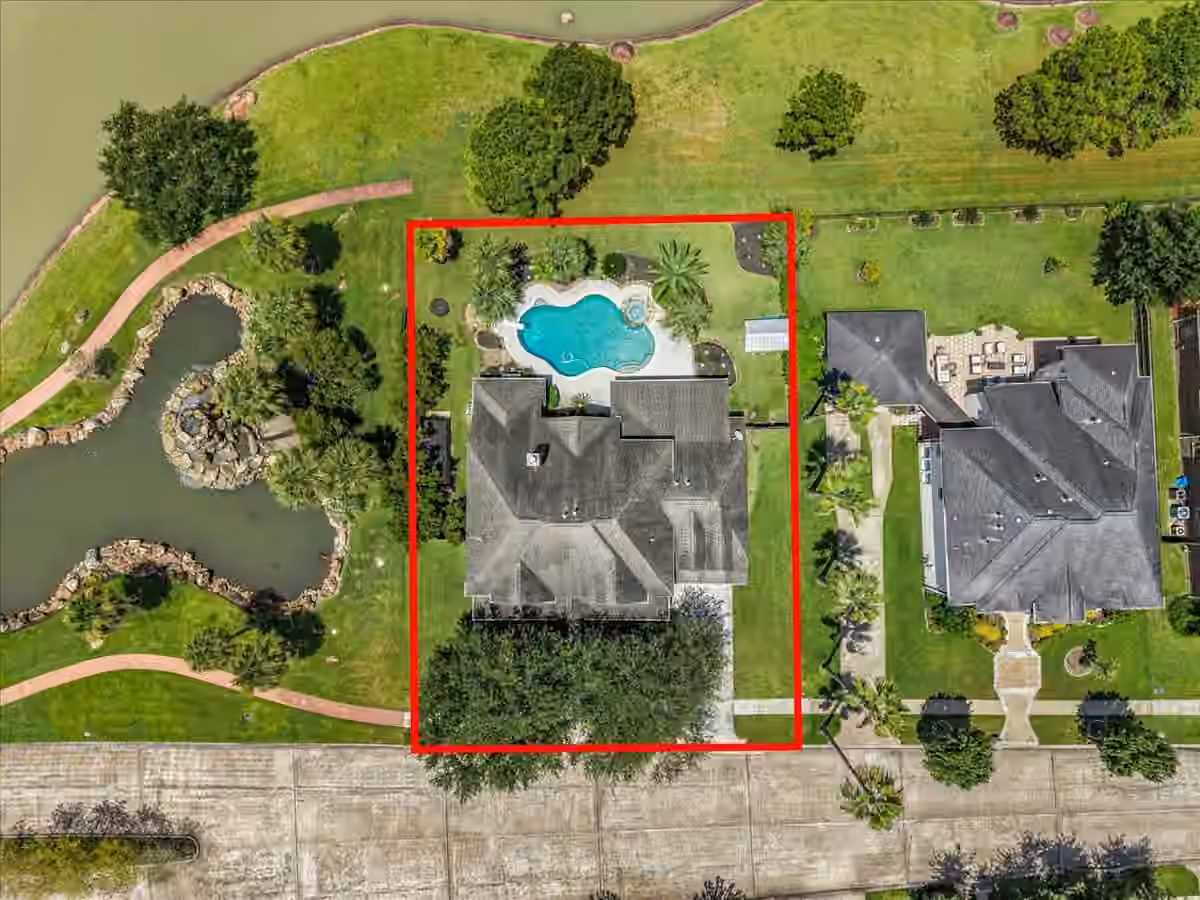 Photo 5 of 1618 Stoney Lake Drive, Friendswood, TX