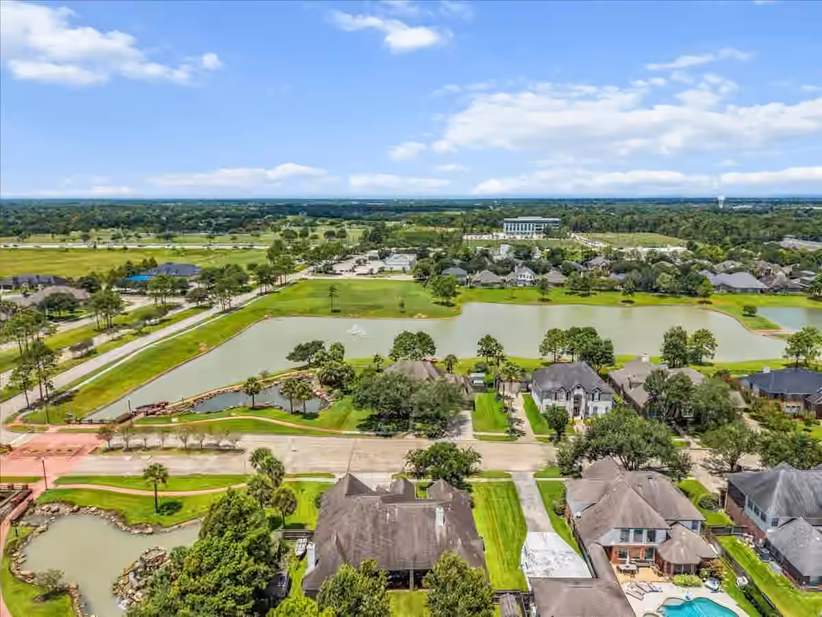 Photo 6 of 1618 Stoney Lake Drive, Friendswood, TX
