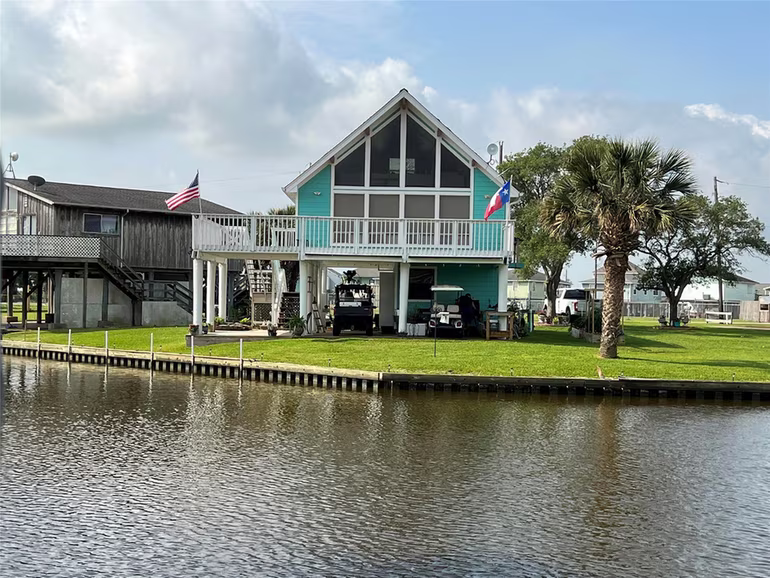 Photo of 7 Flounder Circle, Freeport, TX