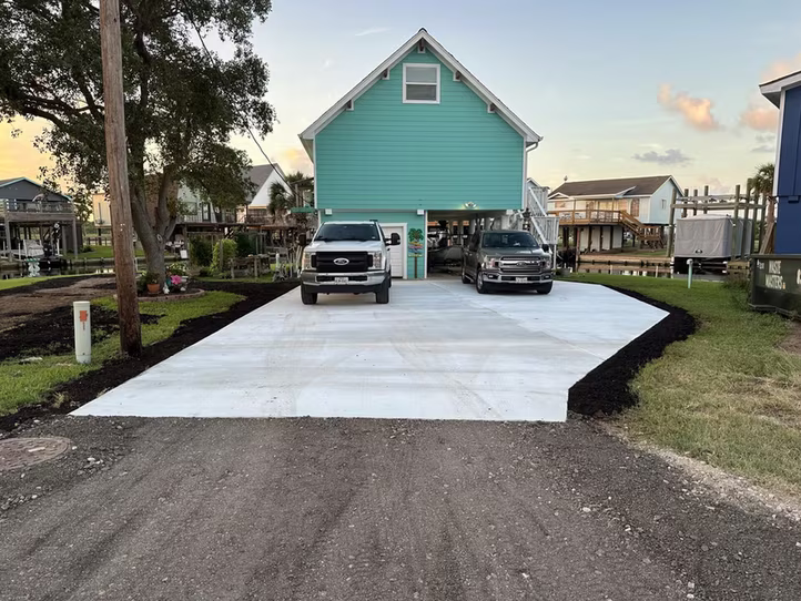 Photo 2 of 7 Flounder Circle, Freeport, TX