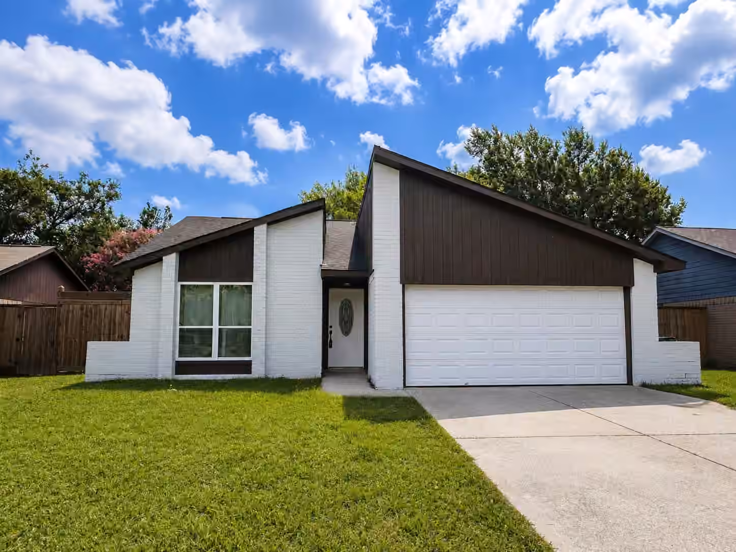 Photo of 4913 Deerwood Circle, Baytown, TX