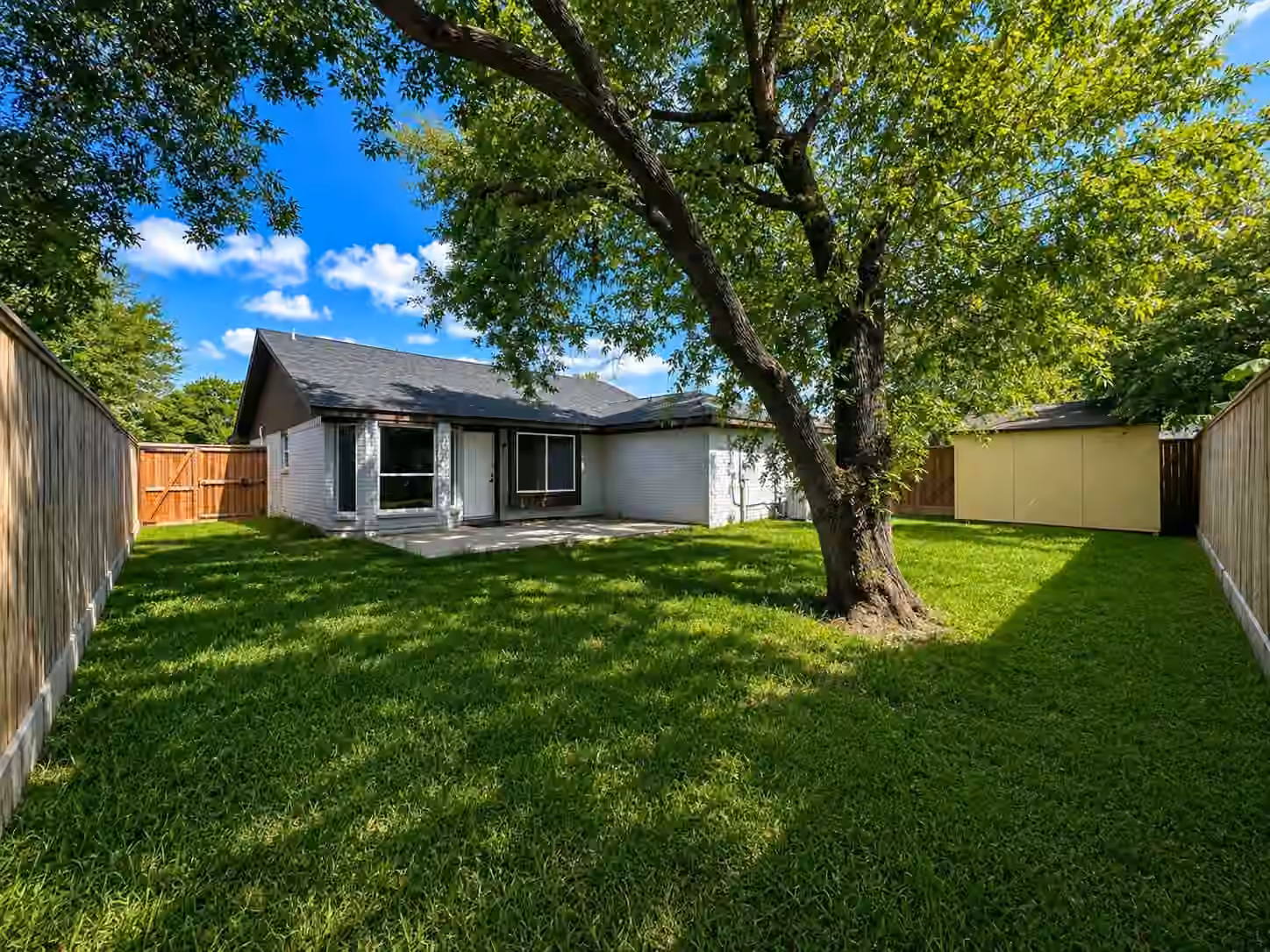Photo 2 of 4913 Deerwood Circle, Baytown, TX