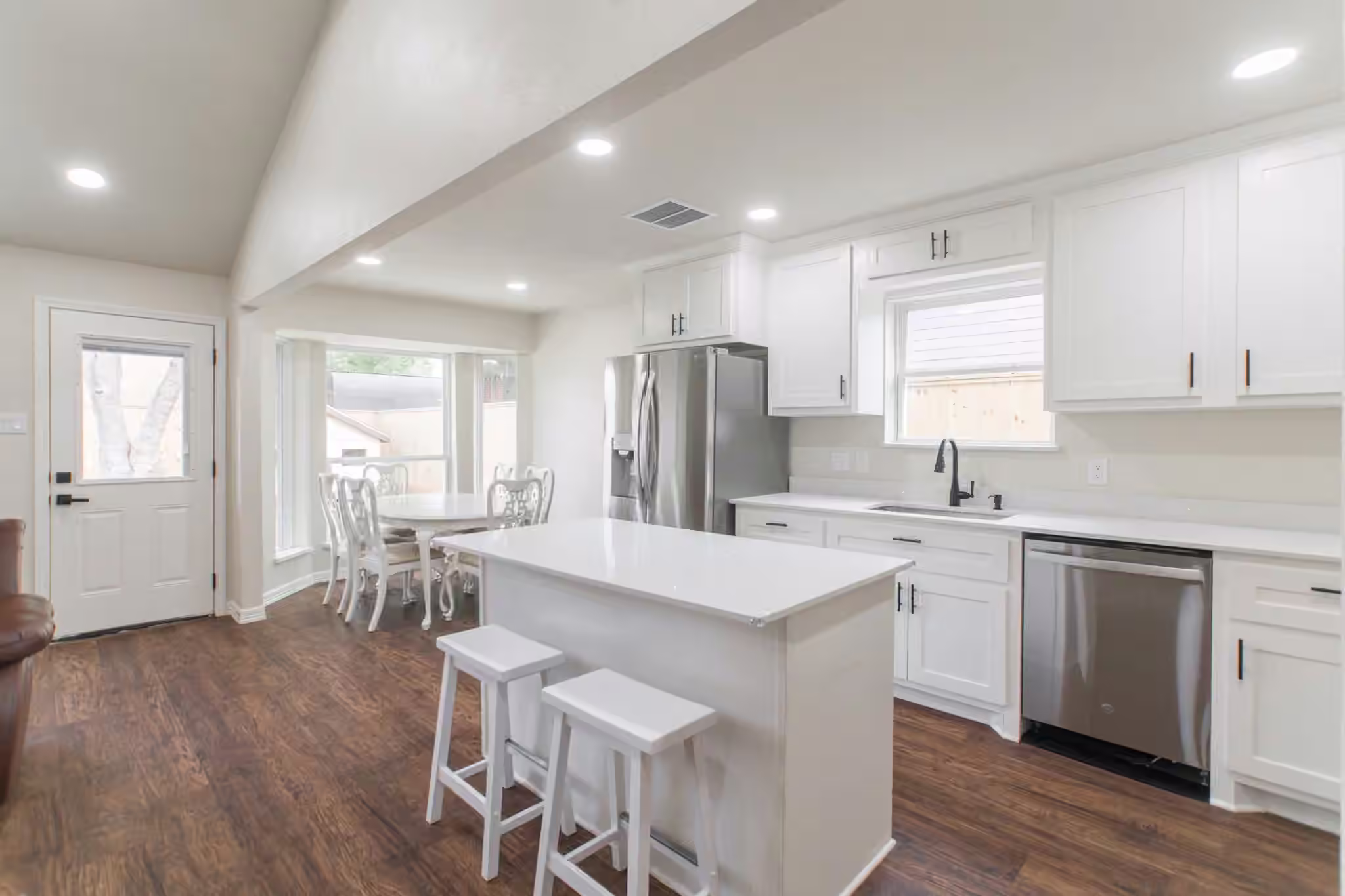 Photo 7 of 4913 Deerwood Circle, Baytown, TX