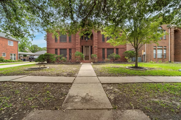 Photo of 124 Lake Point Drive, League City, TX 77573