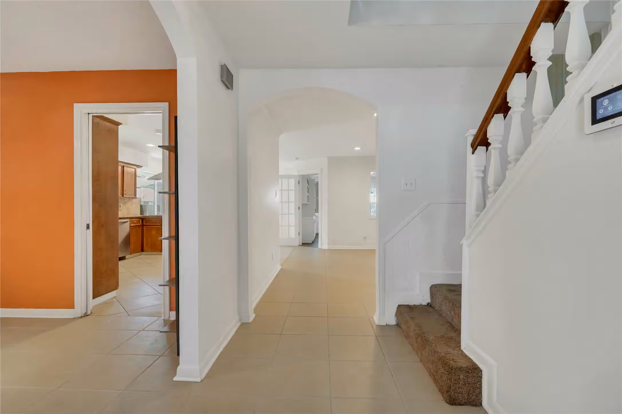 Photo 5 of 10818 Elmdale Drive, Houston, TX