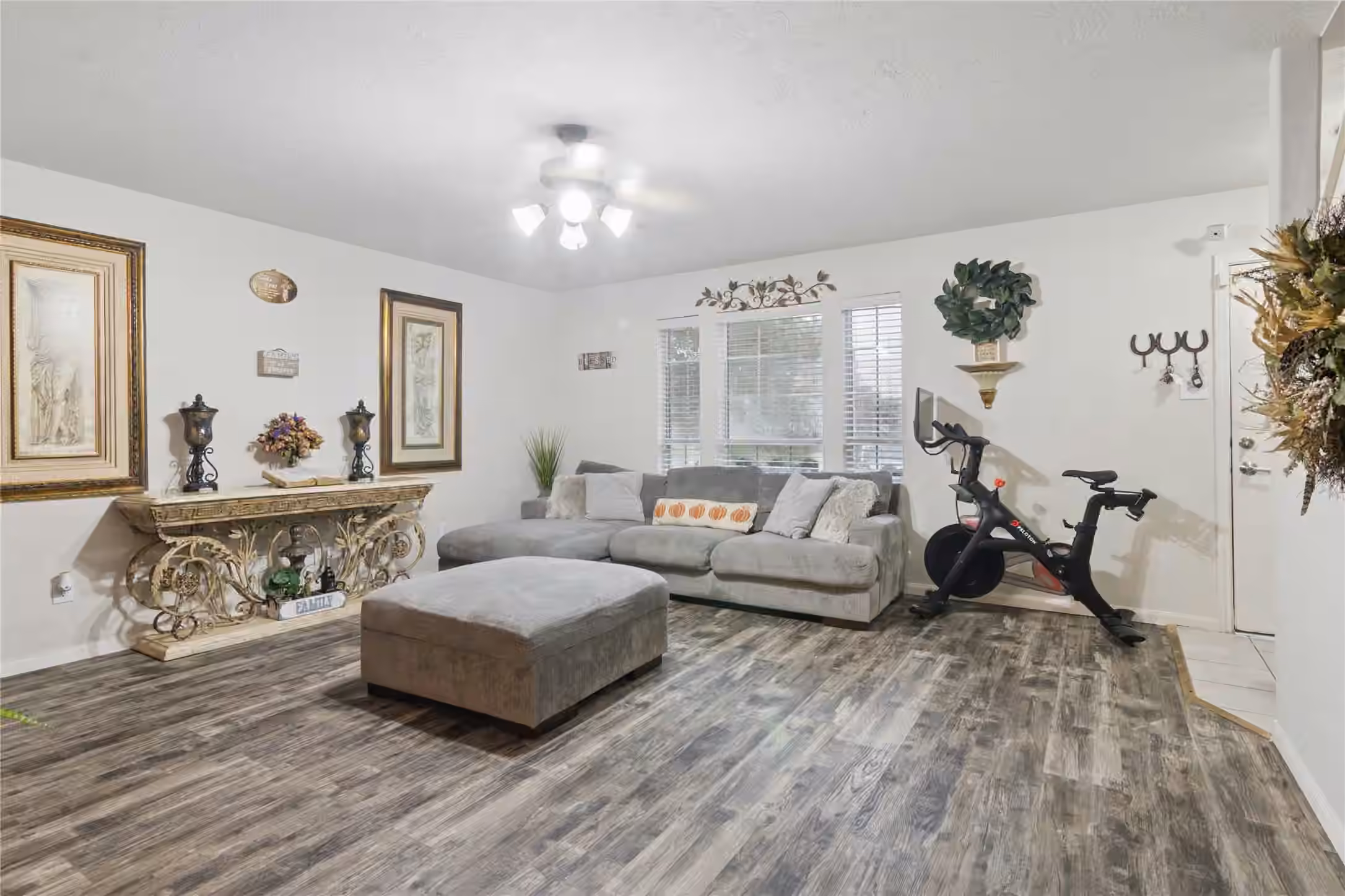 Photo 3 of 7806 Tamora Lane, Pasadena, TX