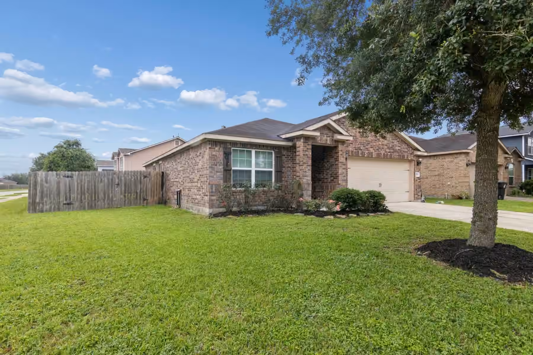 Photo 2 of 5103 Cottage Creek Lane, Rosenberg, TX
