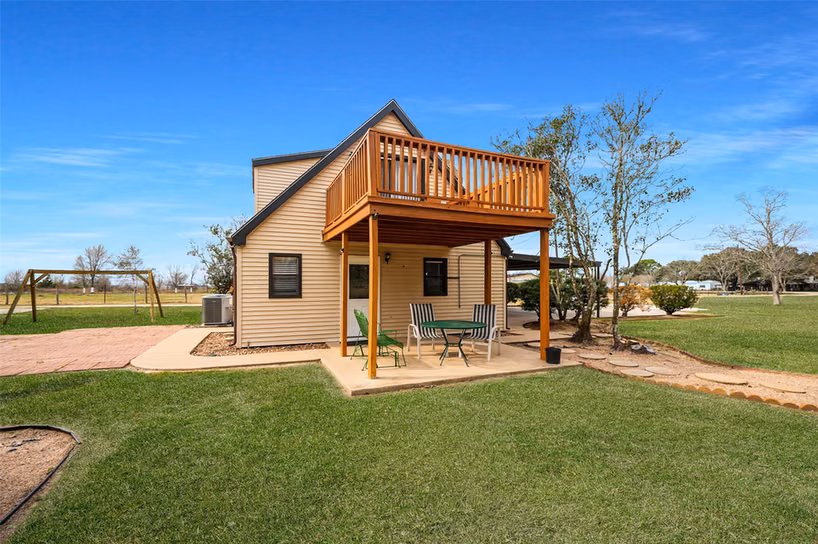 Photo 2 of 15021 County Road 272, East Bernard, TX