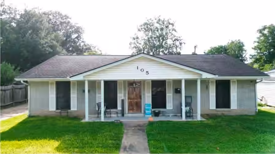 Photo of 105 S Ringgold Street, West Columbia, TX