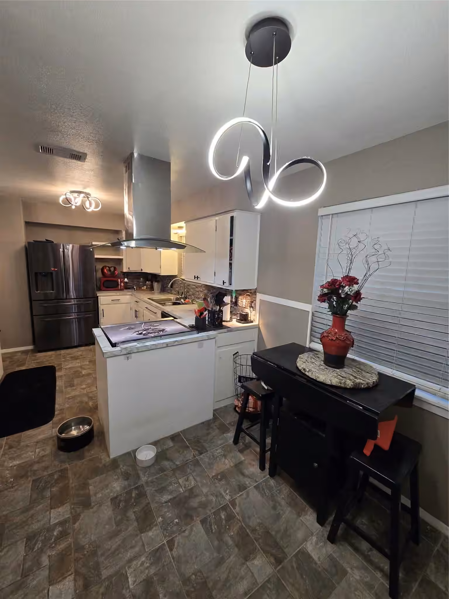 Photo 5 of 105 S Ringgold Street, West Columbia, TX