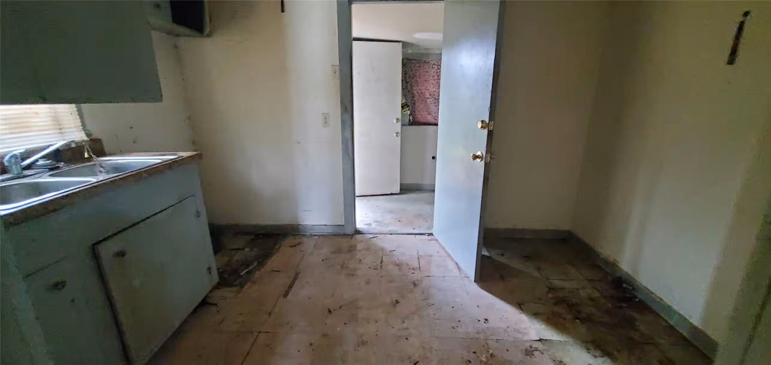 Photo 3 of 7339 PHILLIPS Street, Houston, TX