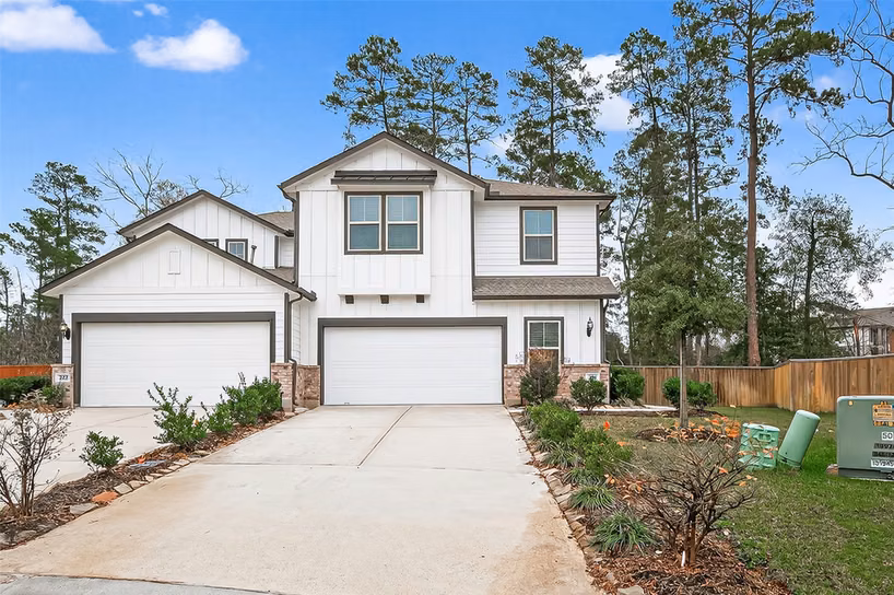 Photo 5 of 218 Skybranch Court, Conroe, TX