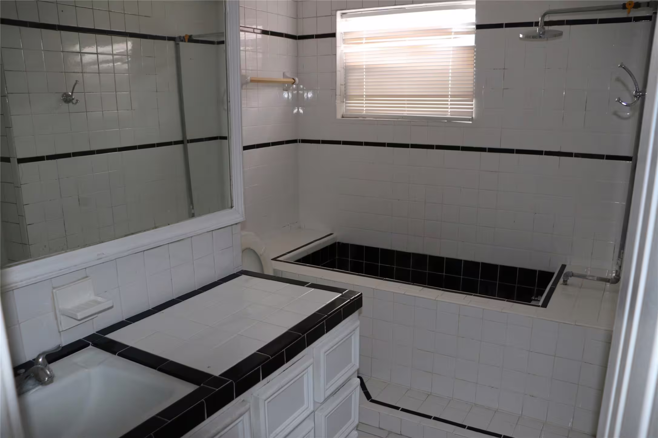 Photo 5 of 4734 Otterbury Drive, Houston, TX