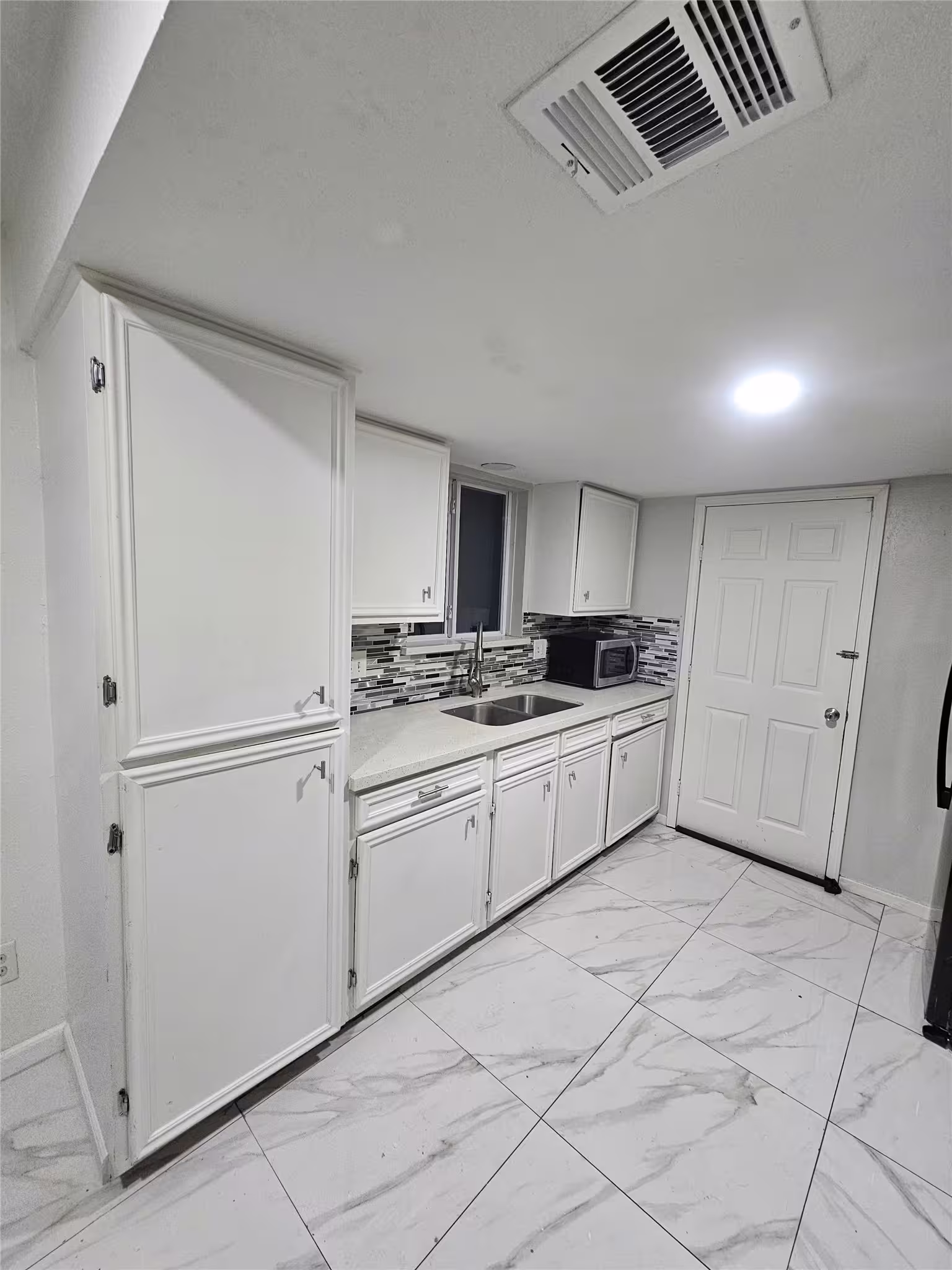 Photo 7 of 7422 Yellow Pine Drive, Houston, TX