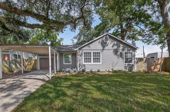 Photo of 714 E Humble Street, Baytown, TX 77520