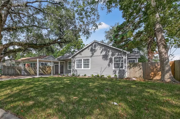 Photo 2 of 714 E Humble Street, Baytown, TX
