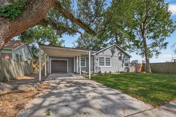 Photo 3 of 714 E Humble Street, Baytown, TX