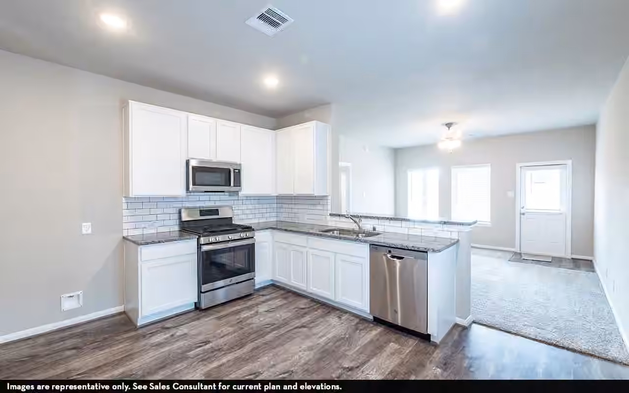 Photo 4 of 4346 Maple Root Lane, Pinehurst, TX