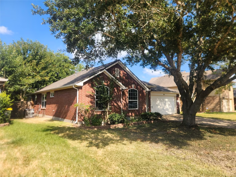 Photo 2 of 3118 Glen Cullen Lane, Pearland, TX