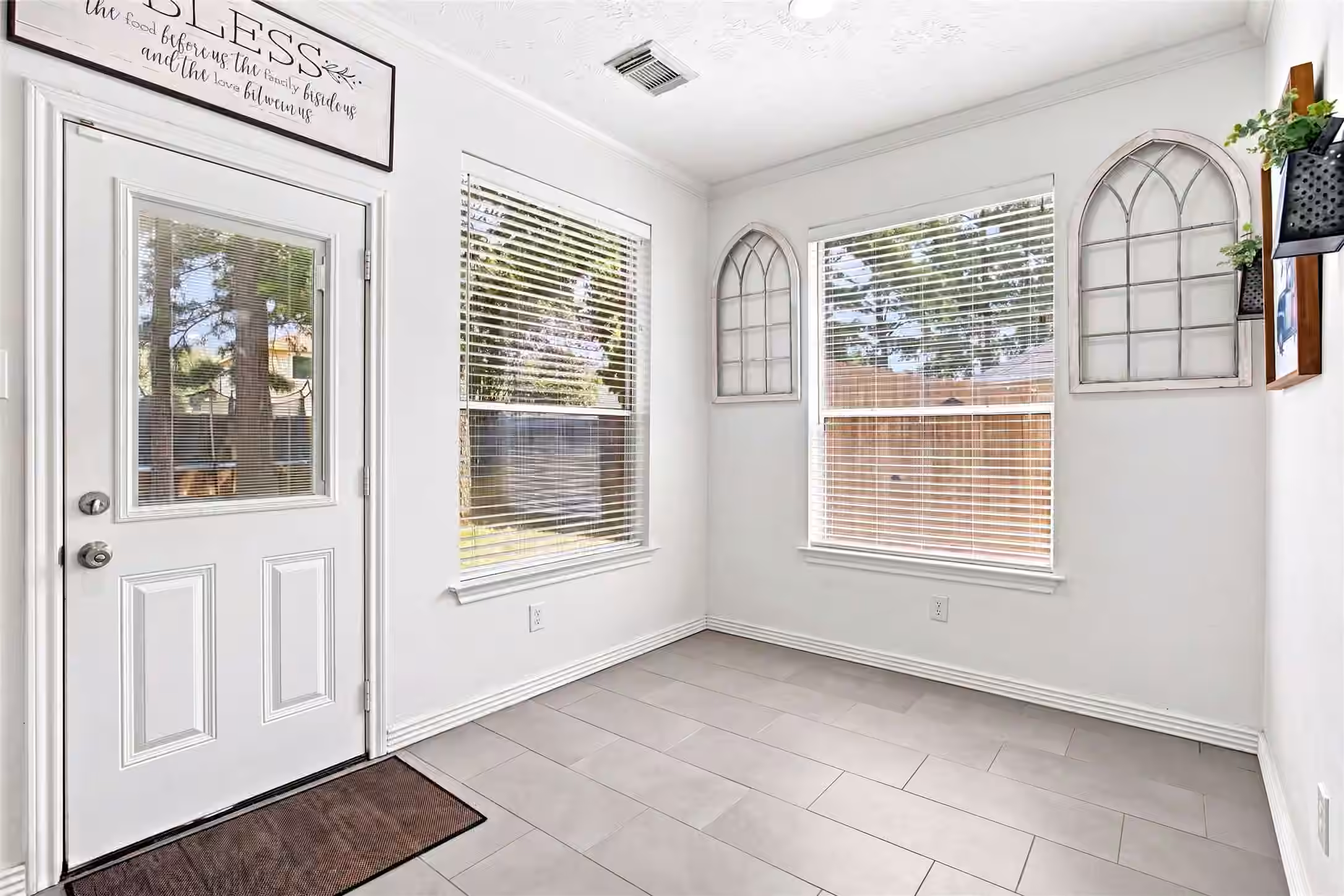 Photo 5 of 6410 Rose Willow Lane, Spring, TX