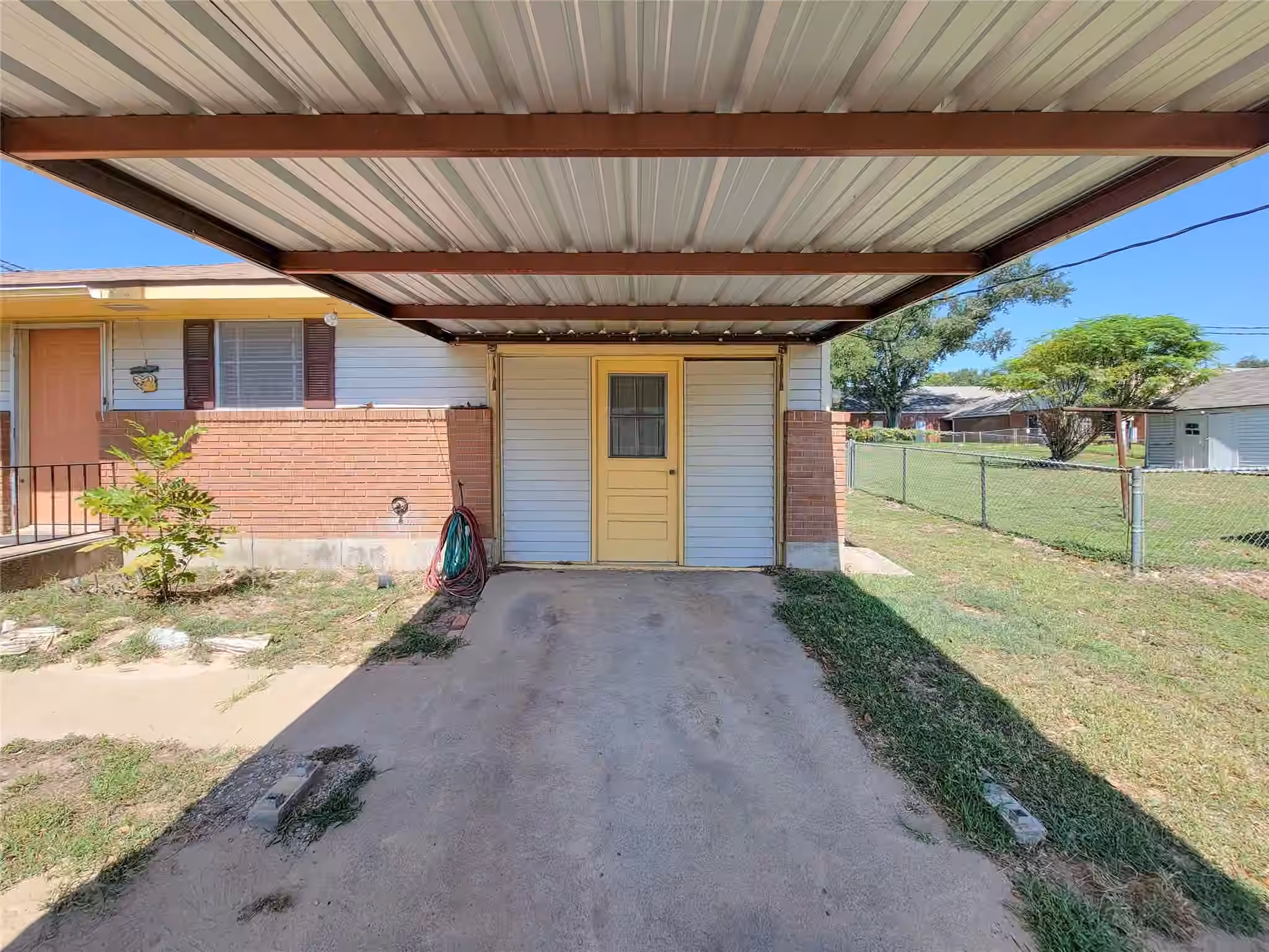 Photo 4 of 432 N Holland Street, Bellville, TX