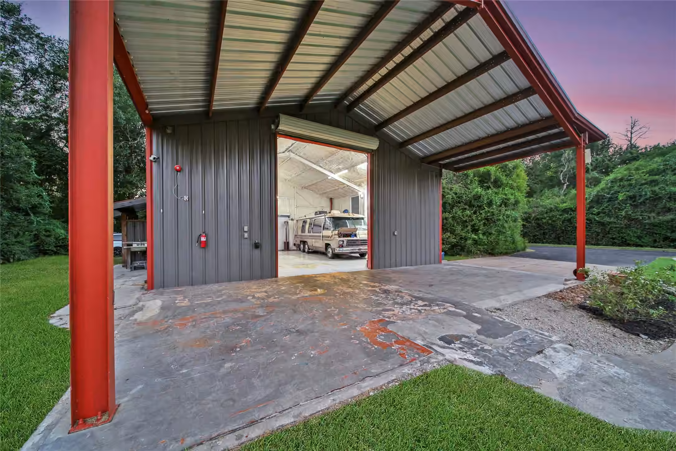 Photo 2 of 2531 S Cherry Street, Tomball, TX