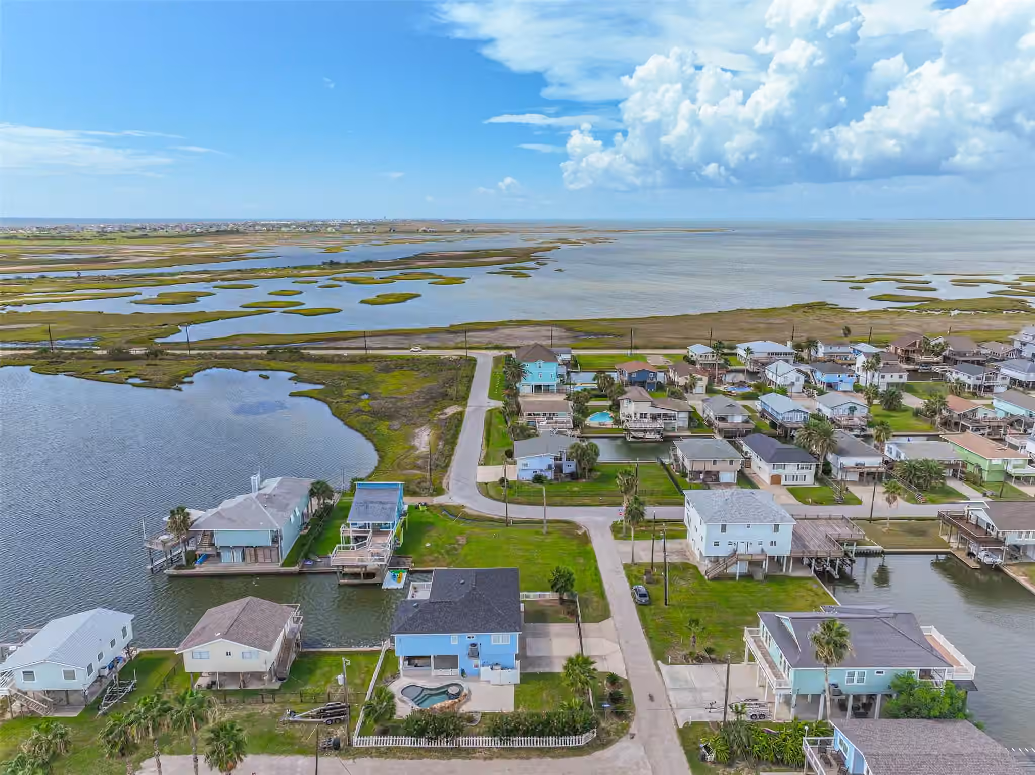 Photo 3 of 16611 Pompano Way, Galveston, TX