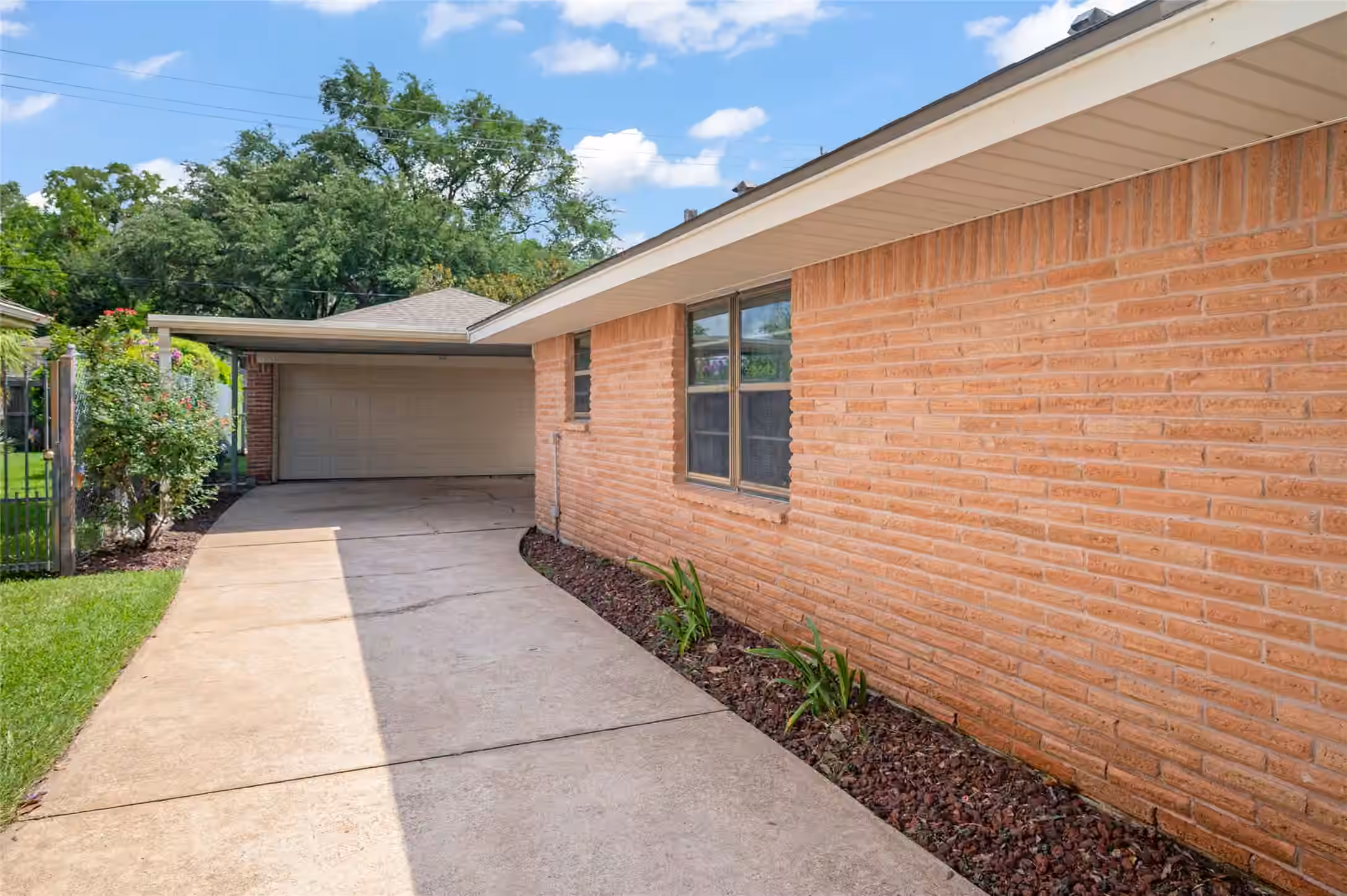 Photo 5 of 1815 Droxford Drive, Houston, TX