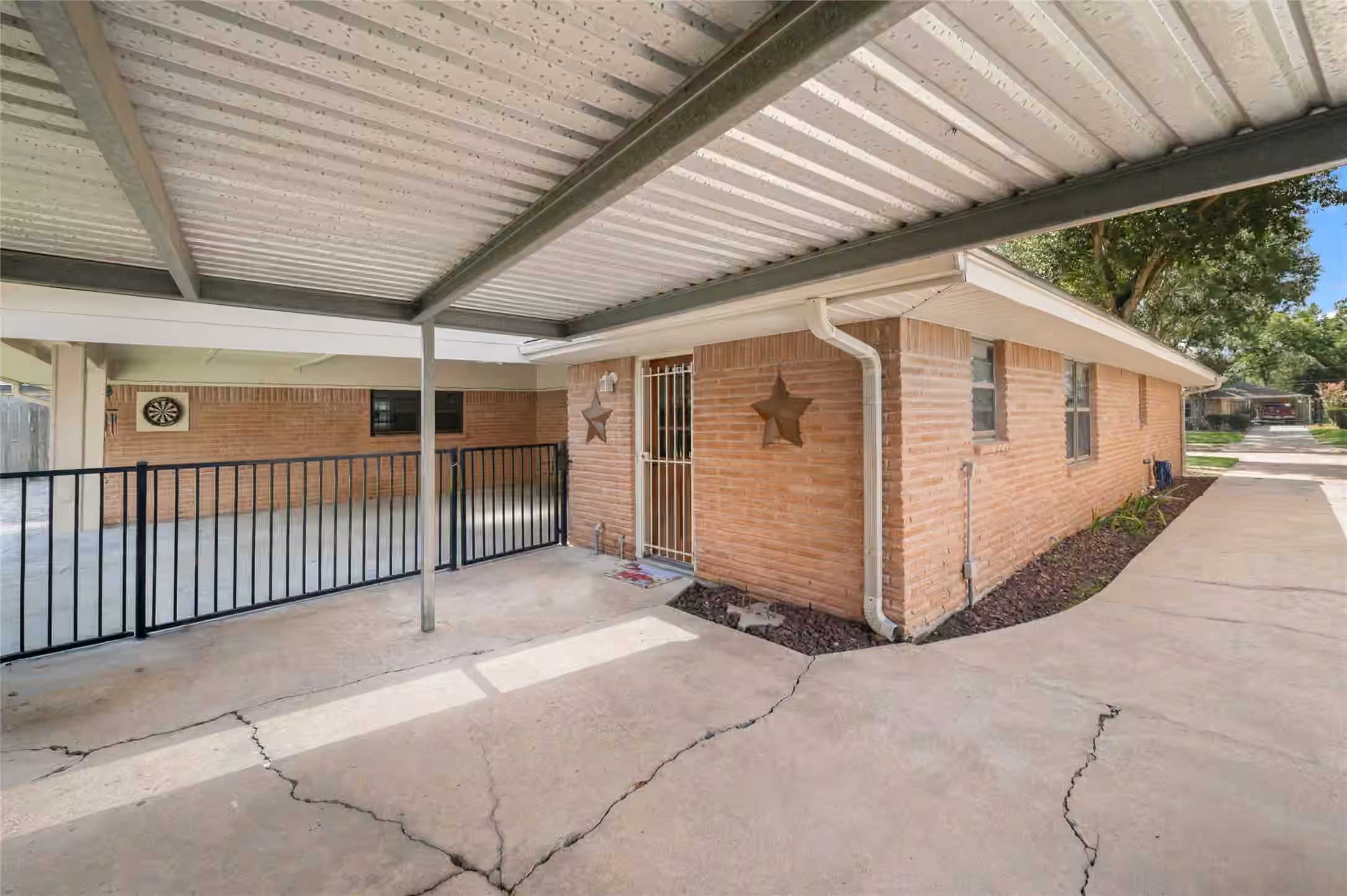 Photo 6 of 1815 Droxford Drive, Houston, TX
