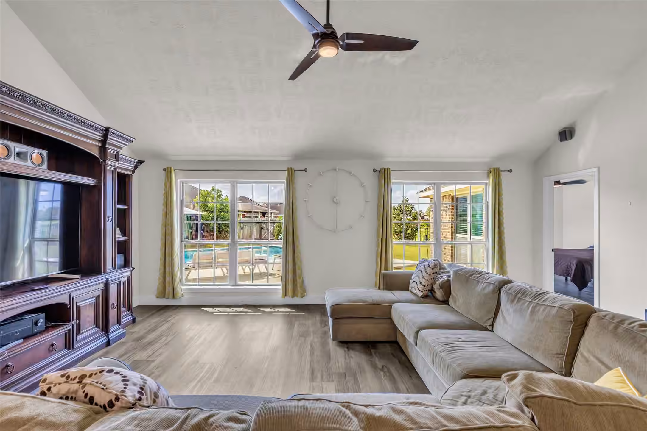 Photo 3 of 6746 Conroe Circle, Manvel, TX