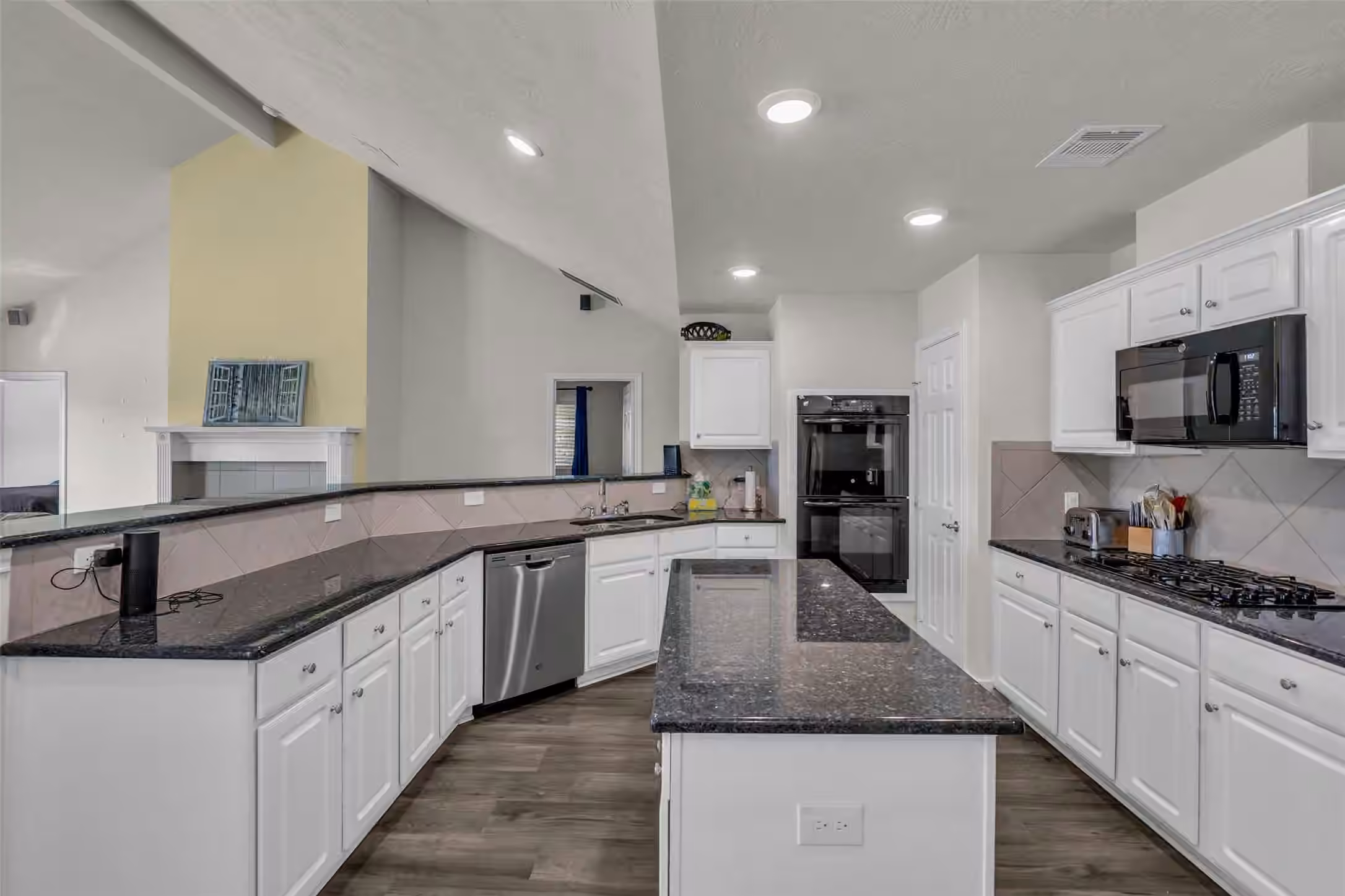 Photo 7 of 6746 Conroe Circle, Manvel, TX